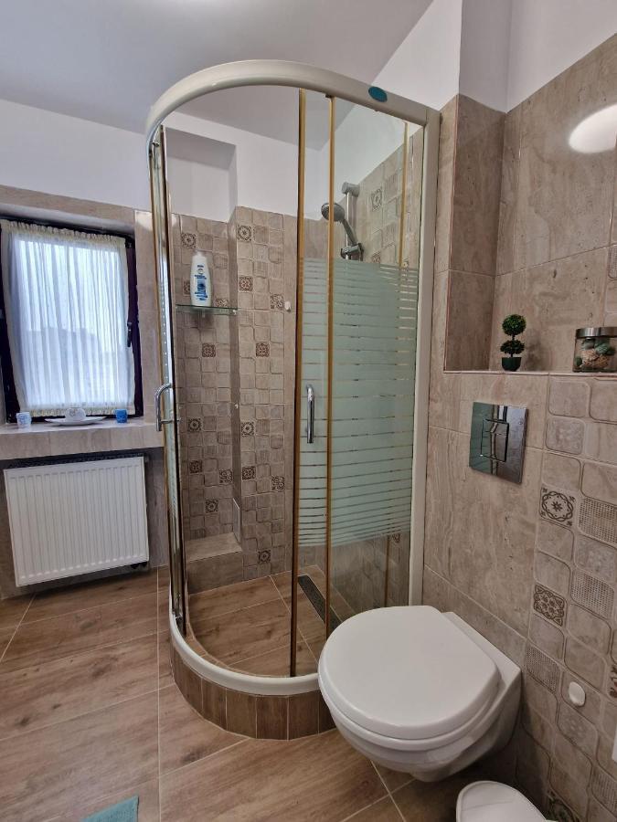 Laroka House Arty And Cosy Studio Universitate Center Bukares Bagian luar foto